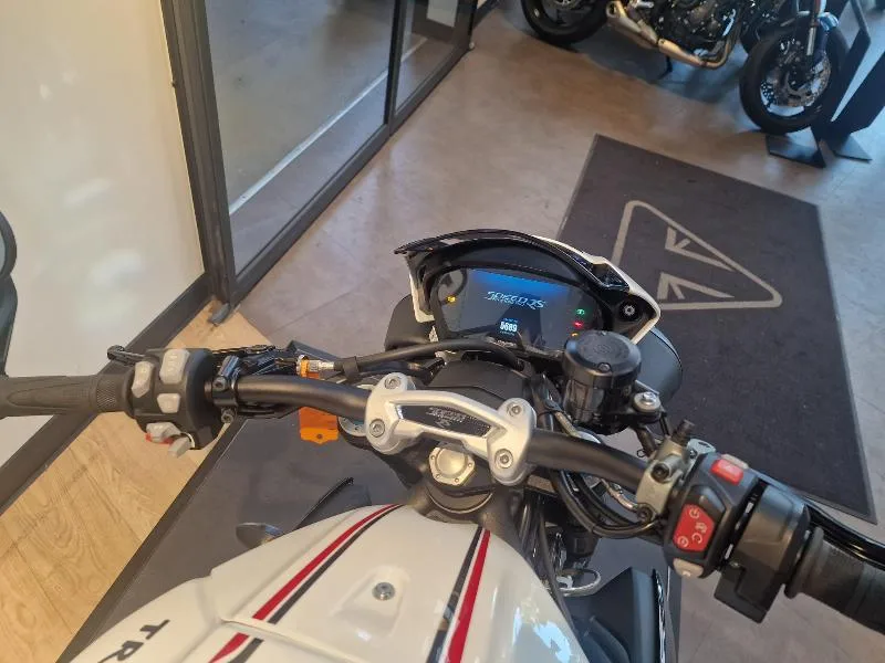 SPEED TRIPLE 1050 RS