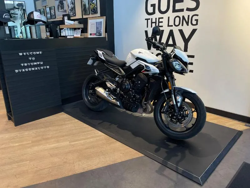 STREET TRIPLE 765 R A2