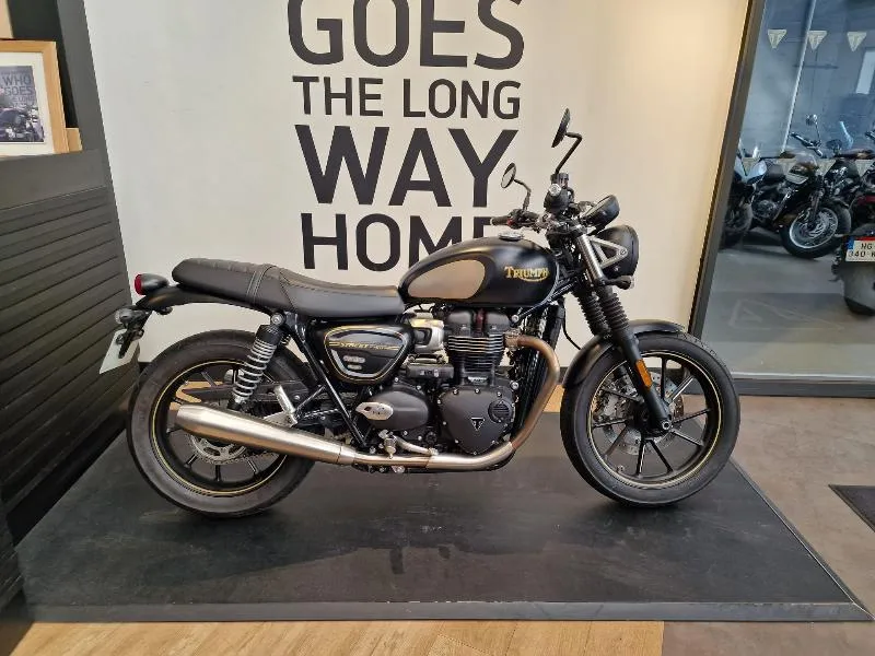 STREET TWIN  900