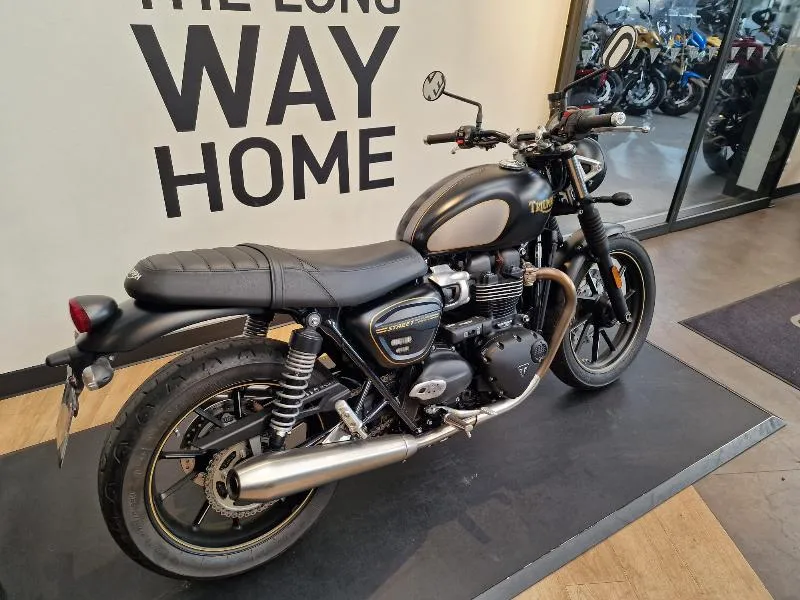 STREET TWIN  900