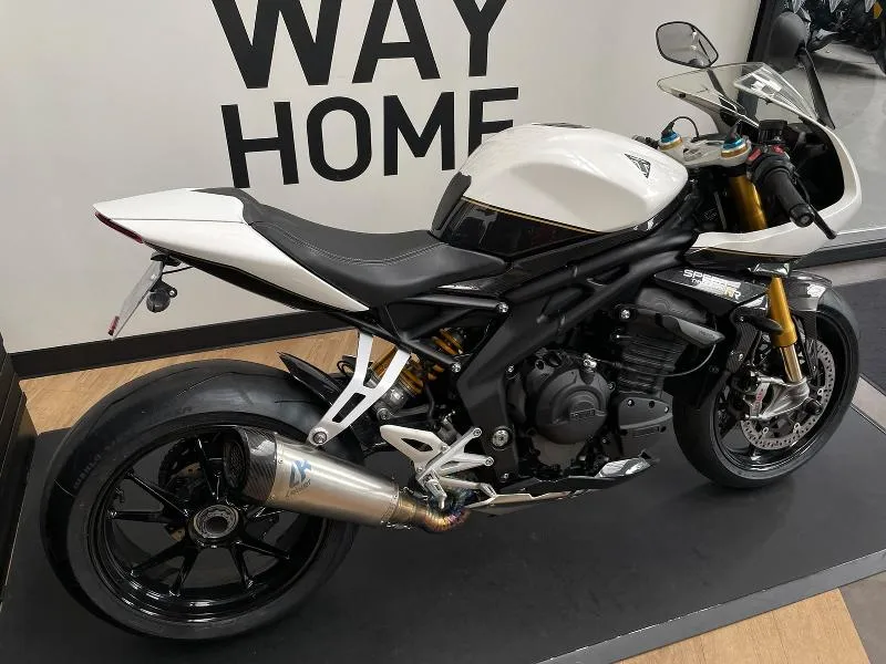 SPEED TRIPLE 1200 RR