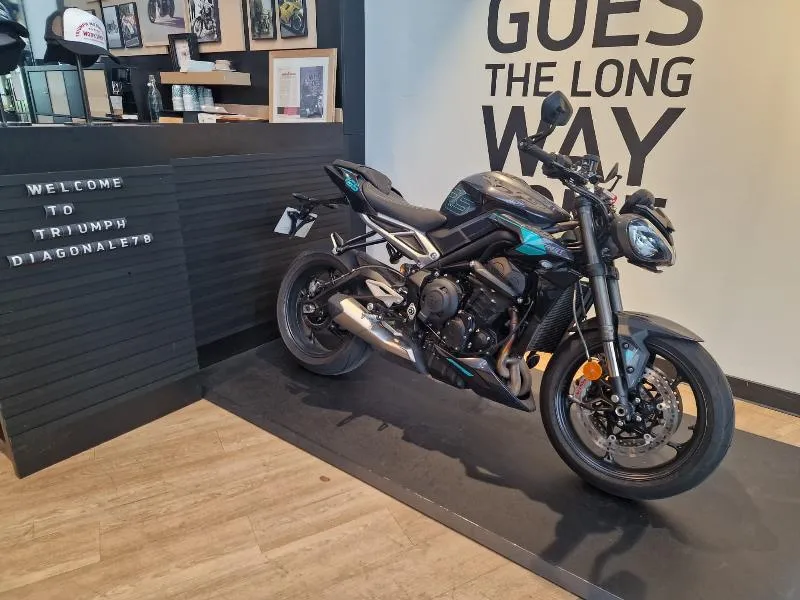 STREET TRIPLE 765 RS
