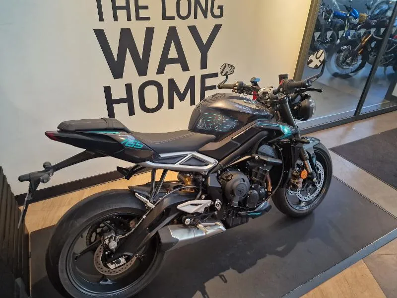 STREET TRIPLE 765 RS
