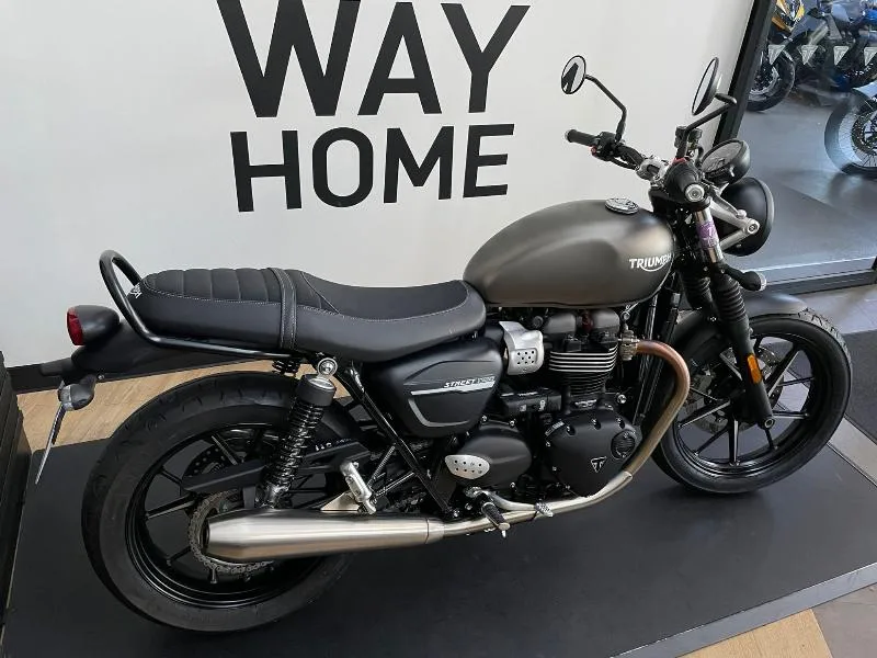 STREET TWIN  900