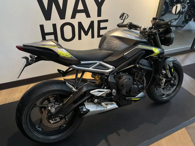 STREET TRIPLE 765 RS