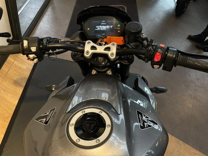 STREET TRIPLE 765 RS
