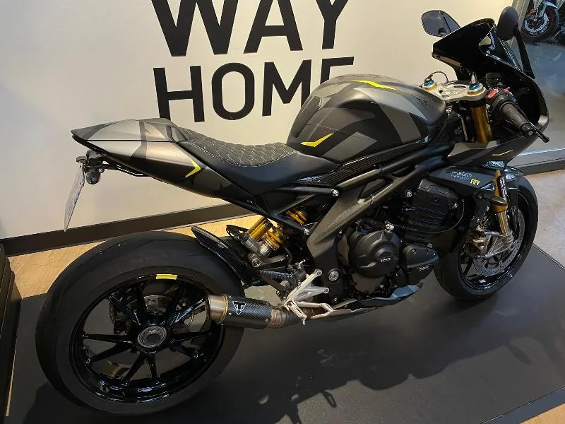SPEED TRIPLE 1200 RR