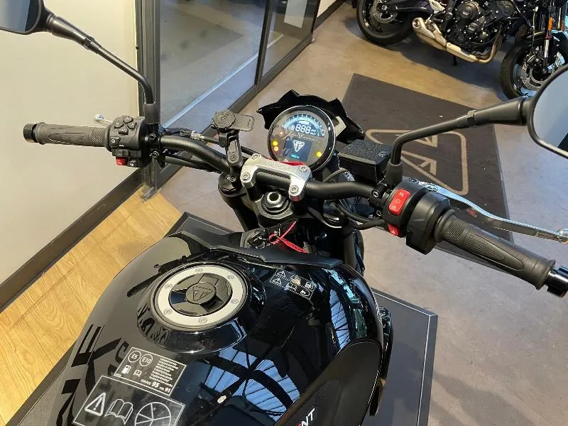 TRIDENT 800