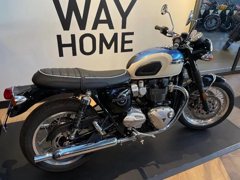 BONNEVILLE T120