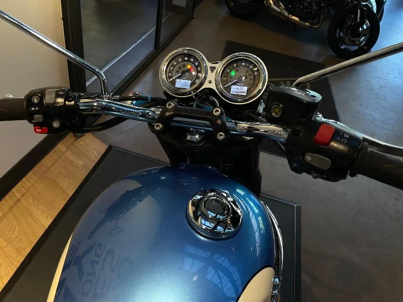 BONNEVILLE T120