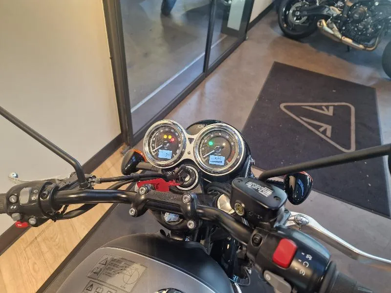 Bonneville T120 Black