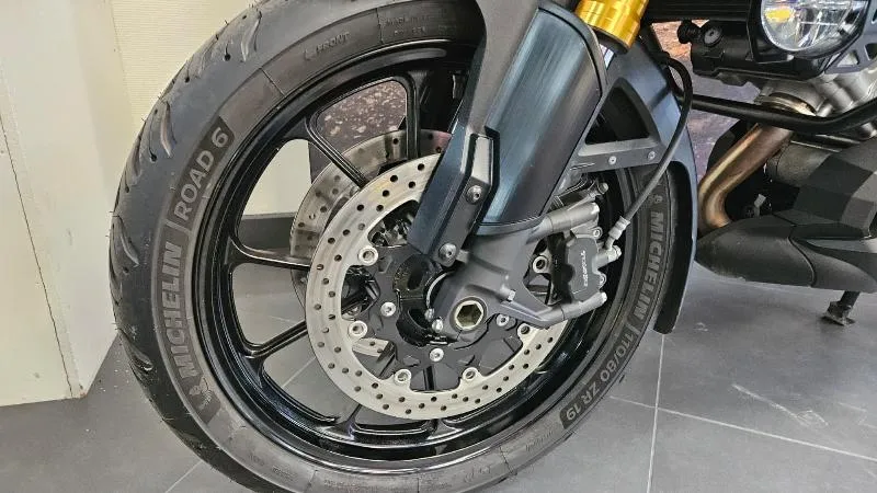 DL VSTROM 1000