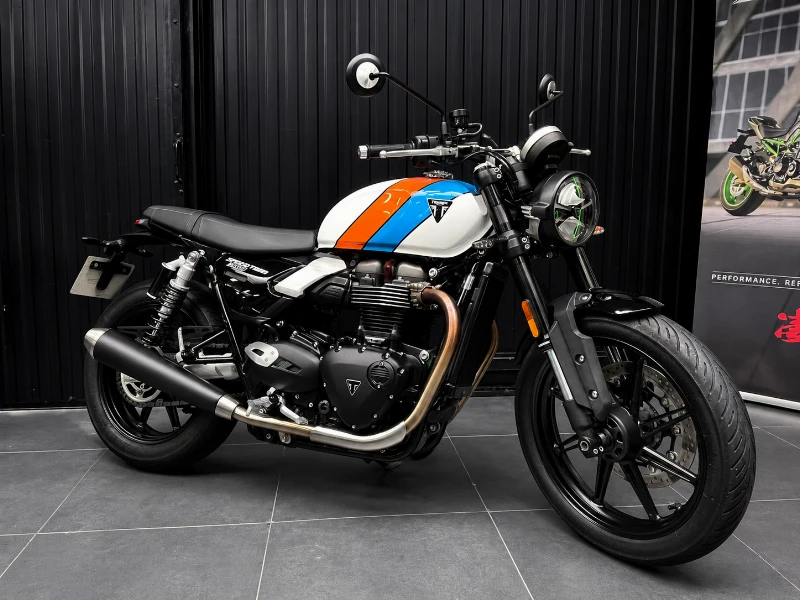 SPEED TWIN 900