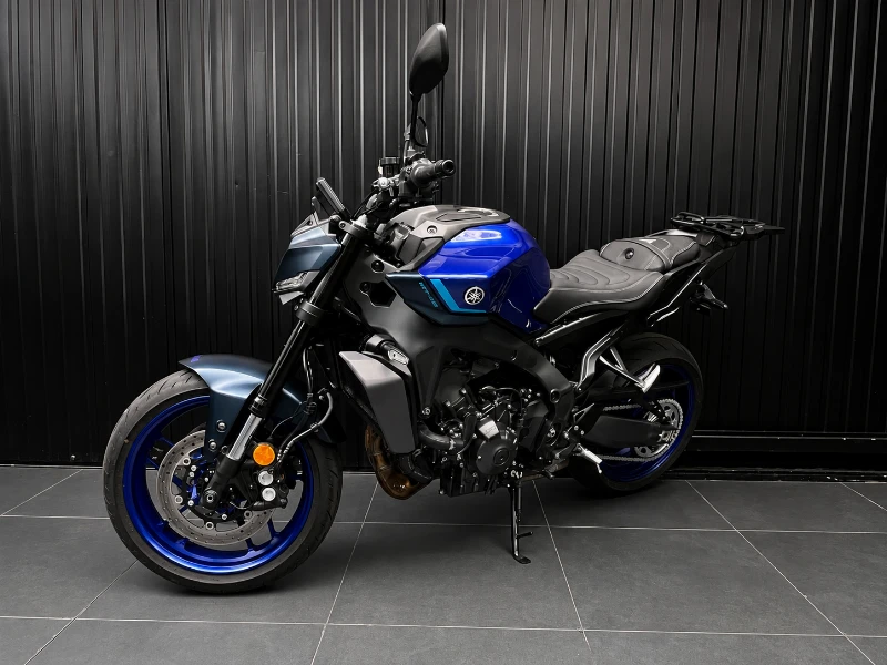 MT09