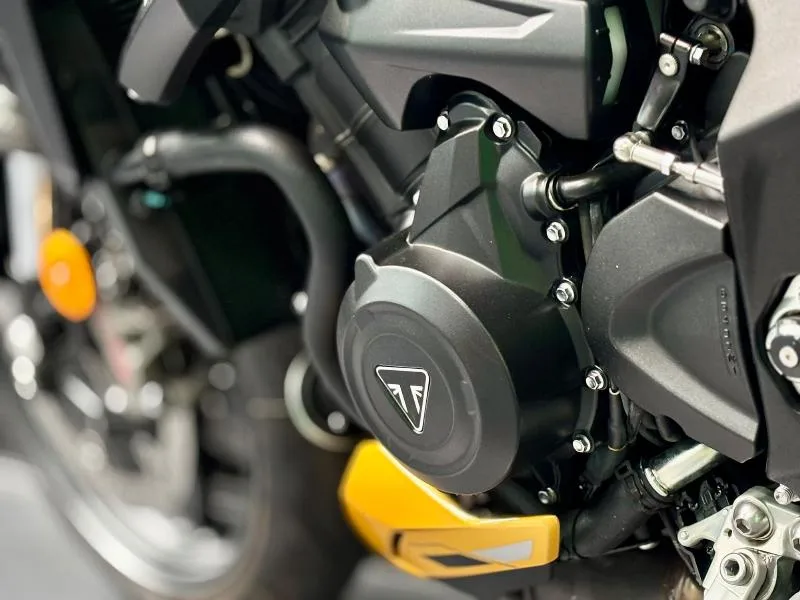 STREET TRIPLE 765 R