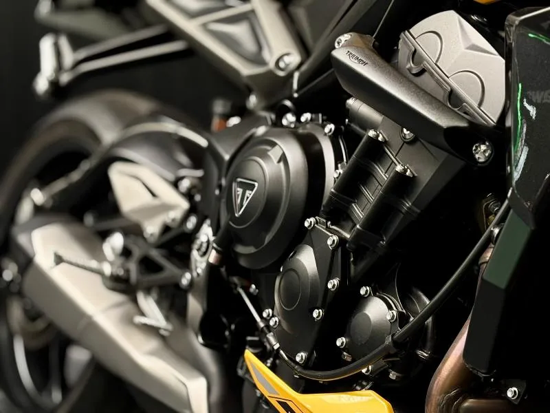 STREET TRIPLE 765 R
