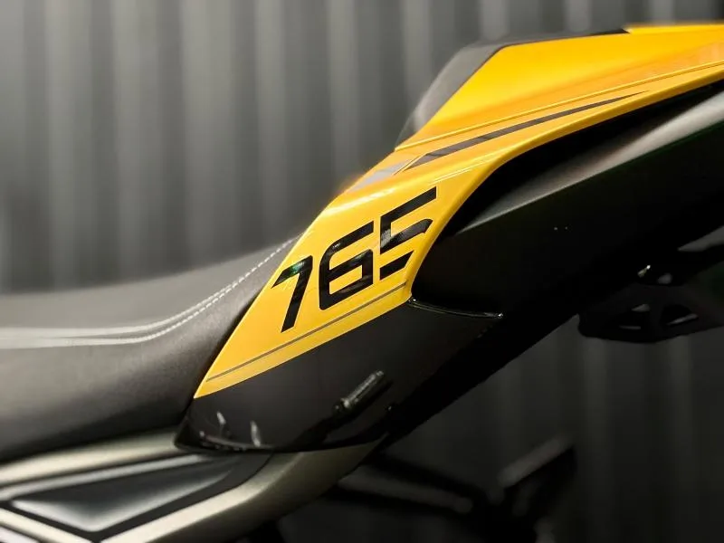 STREET TRIPLE 765 R
