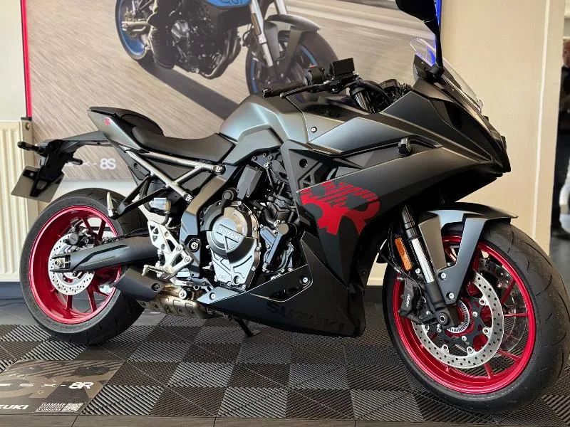 GSX8R