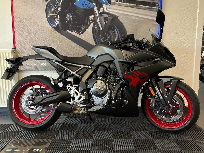 GSX8R