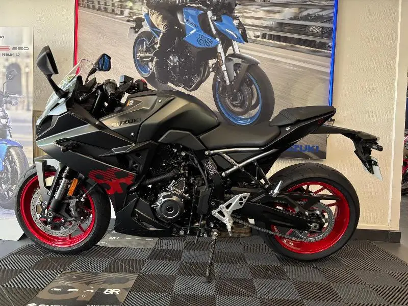 GSX8R