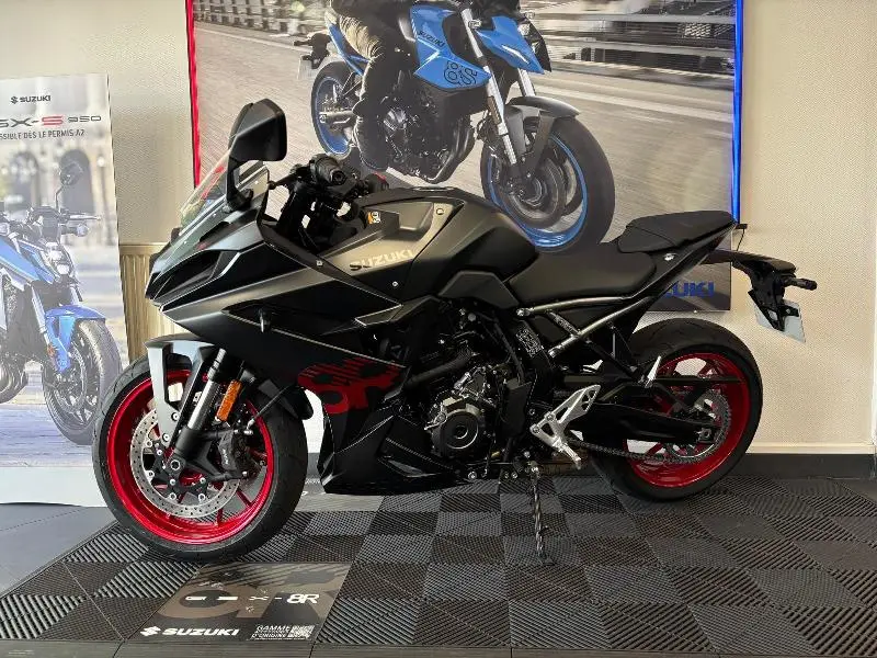 GSX8R