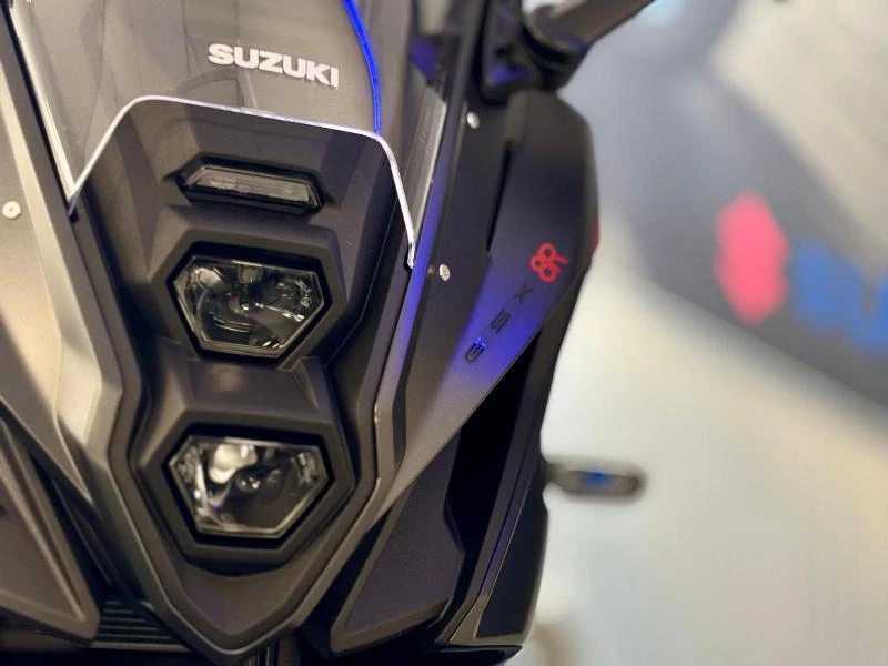 GSX8R