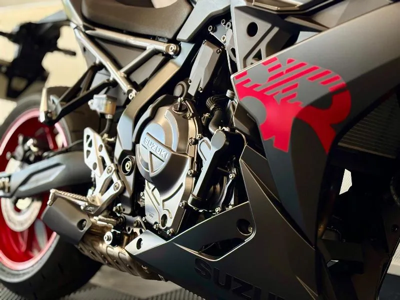 GSX8R