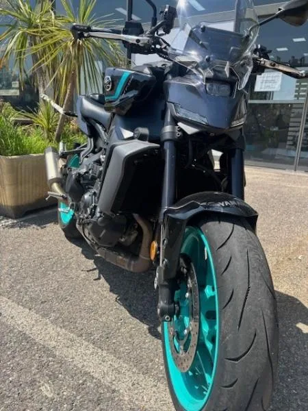 MT09