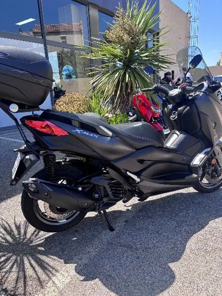 XMAX 125 TECH MAX