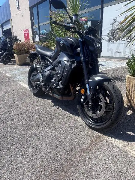 MT09