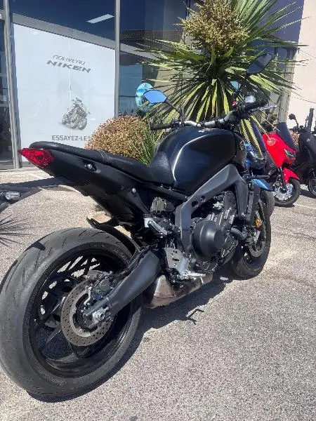 MT09