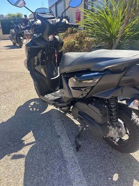 RayZR 125