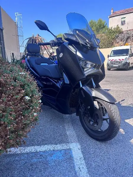 XMAX 125 TECH MAX