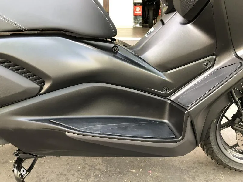 XMAX 300