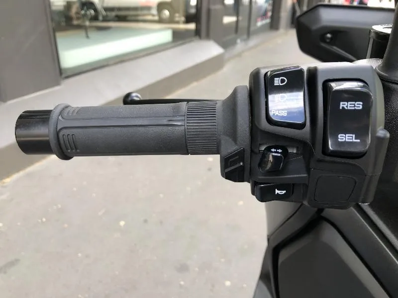 XMAX 300