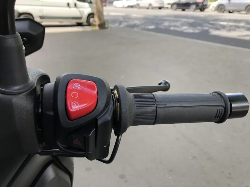 XMAX 300