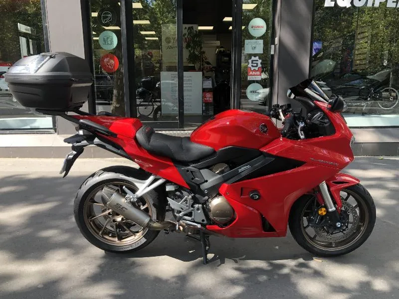 VFR 800 F