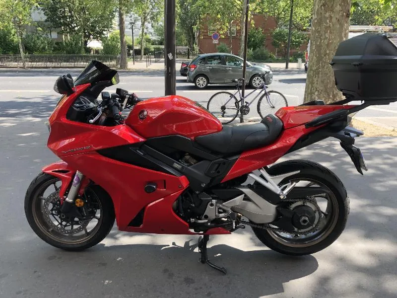 VFR 800 F