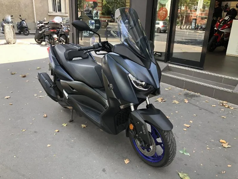 XMAX 125