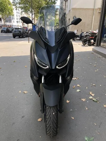 XMAX 125