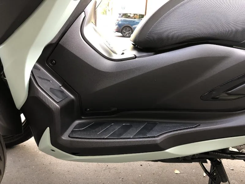 TRICITY 300