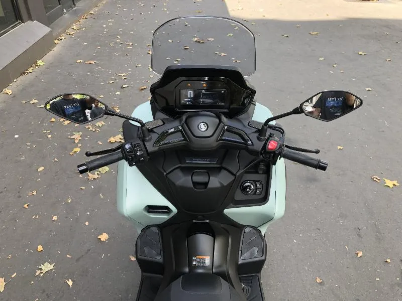 TRICITY 300