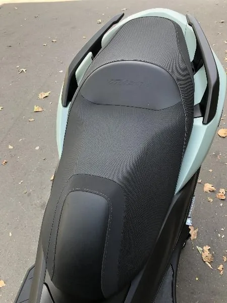 TRICITY 300