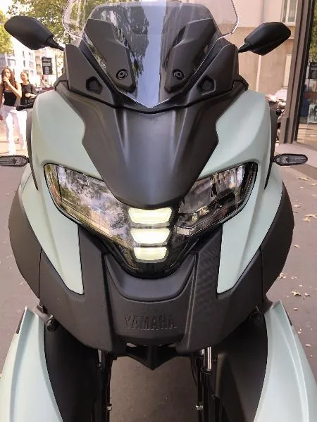 TRICITY 300
