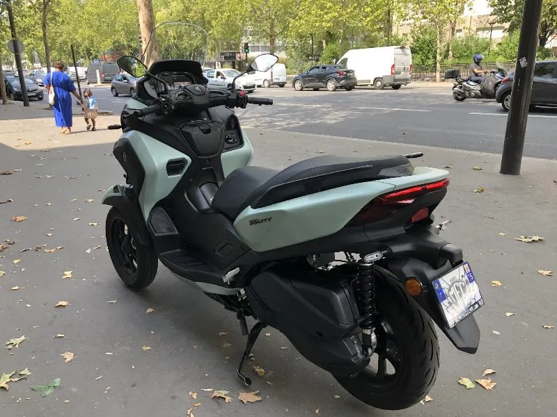 TRICITY 300