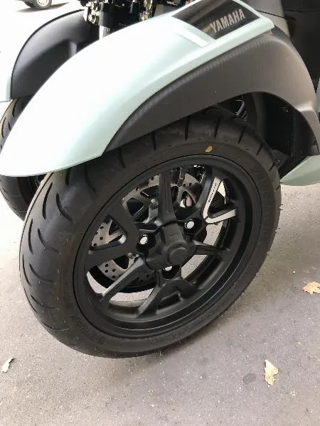 TRICITY 300