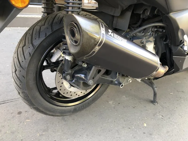 XMAX 300