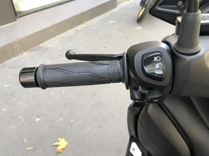 XMAX 300