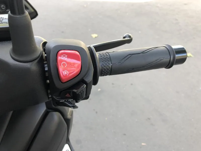 XMAX 300