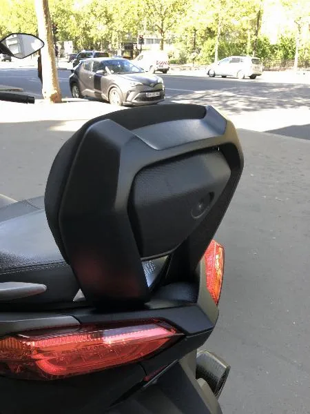 XMAX 300